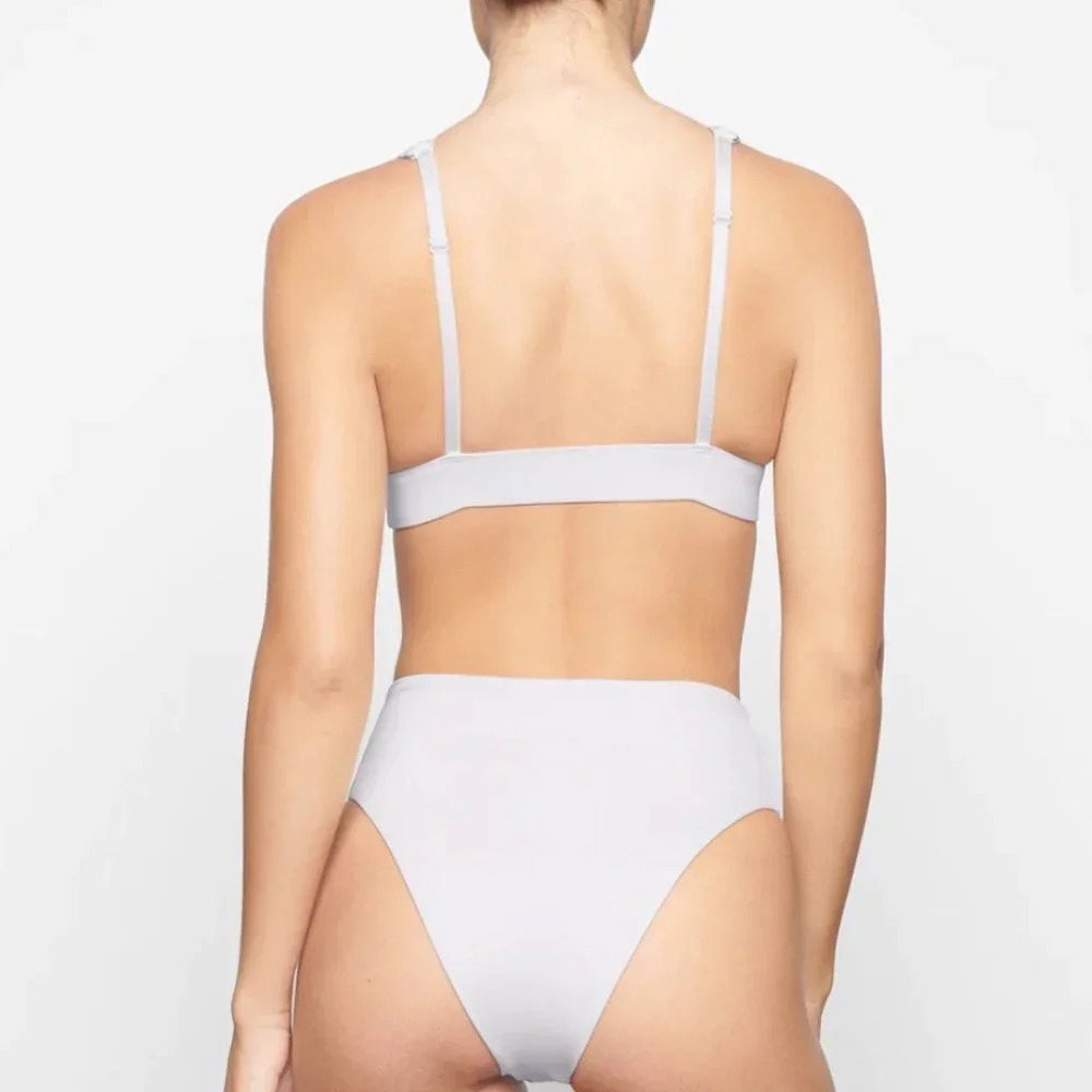 NWT Skims SWIM PLUNGE BIKINI TOP in marble size large